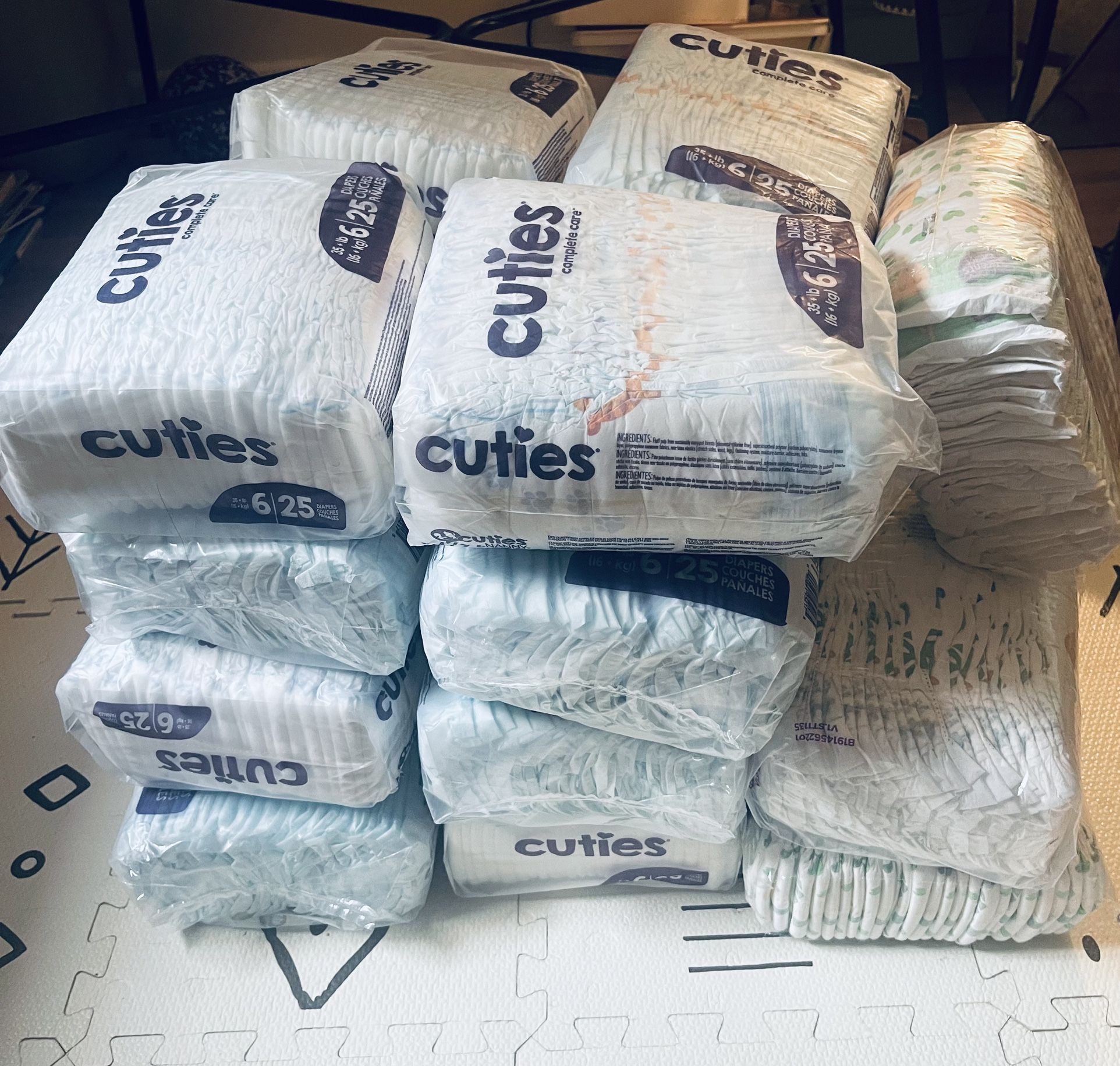 Bulk Lot – 600 (25 Packs) Diapers Pampers Size 6 – $100