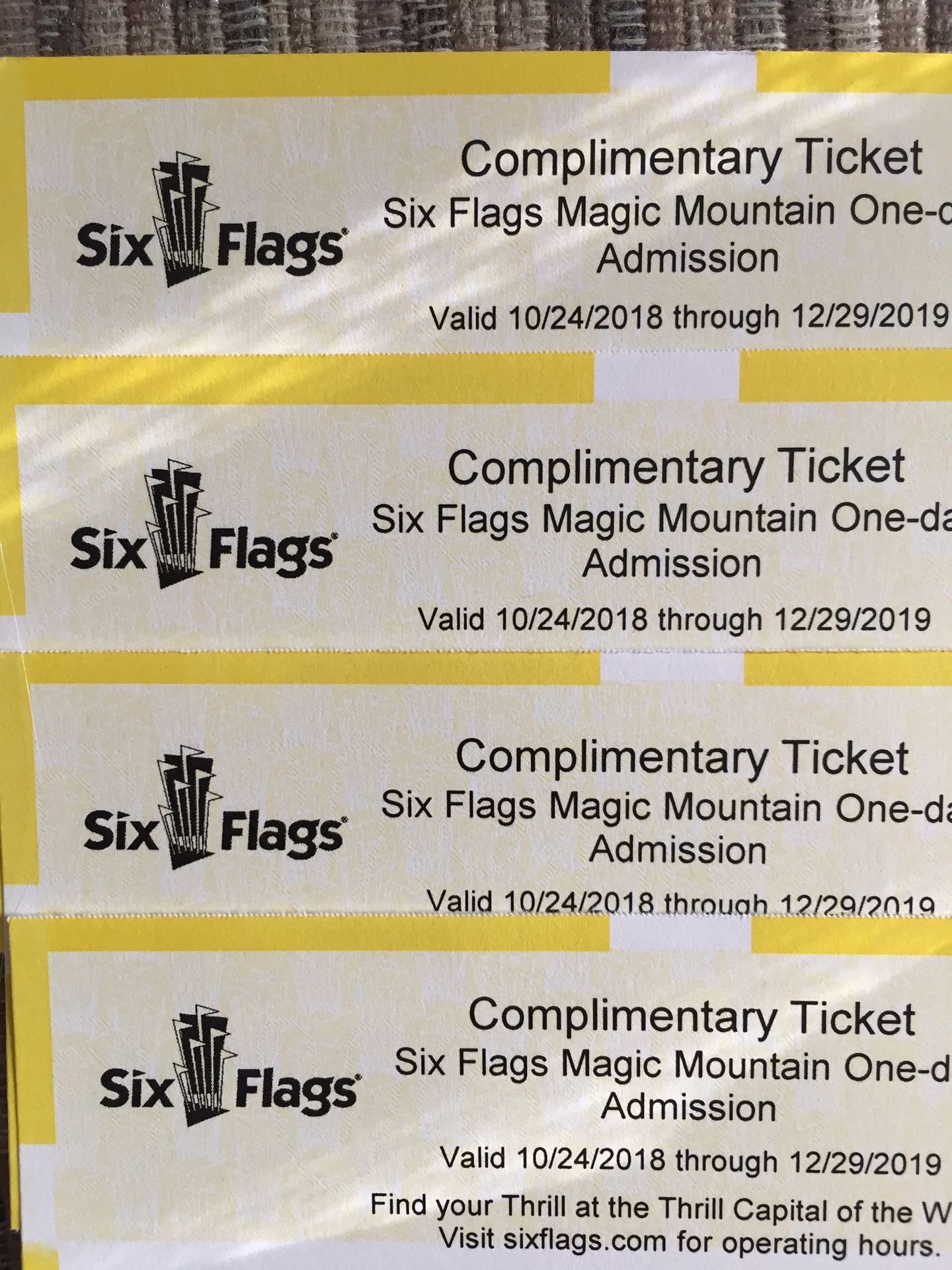 🎢🍿🥤SIX FLAGS MAGIC MOUNTAIN ⛰ TICKETS (4) 🍭🍧🍦🎟🎟🎟🎟 $50 EACH