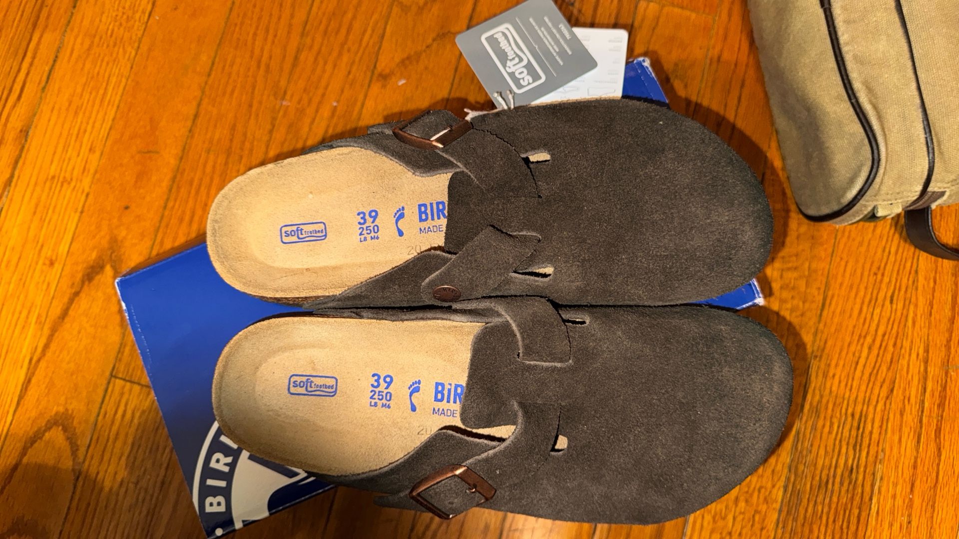 Women’s Birkenstock Size 39 narrow Color Mocha