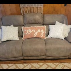 Electric Reclining Sofa