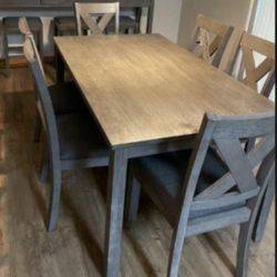 Caitbrook Dining Table And Chair💥