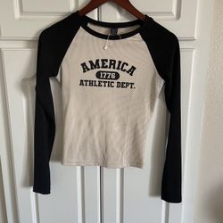 Black And White Long Sleeve 🤍🖤