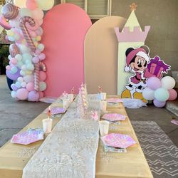 Minnie Mouse Background Figure 