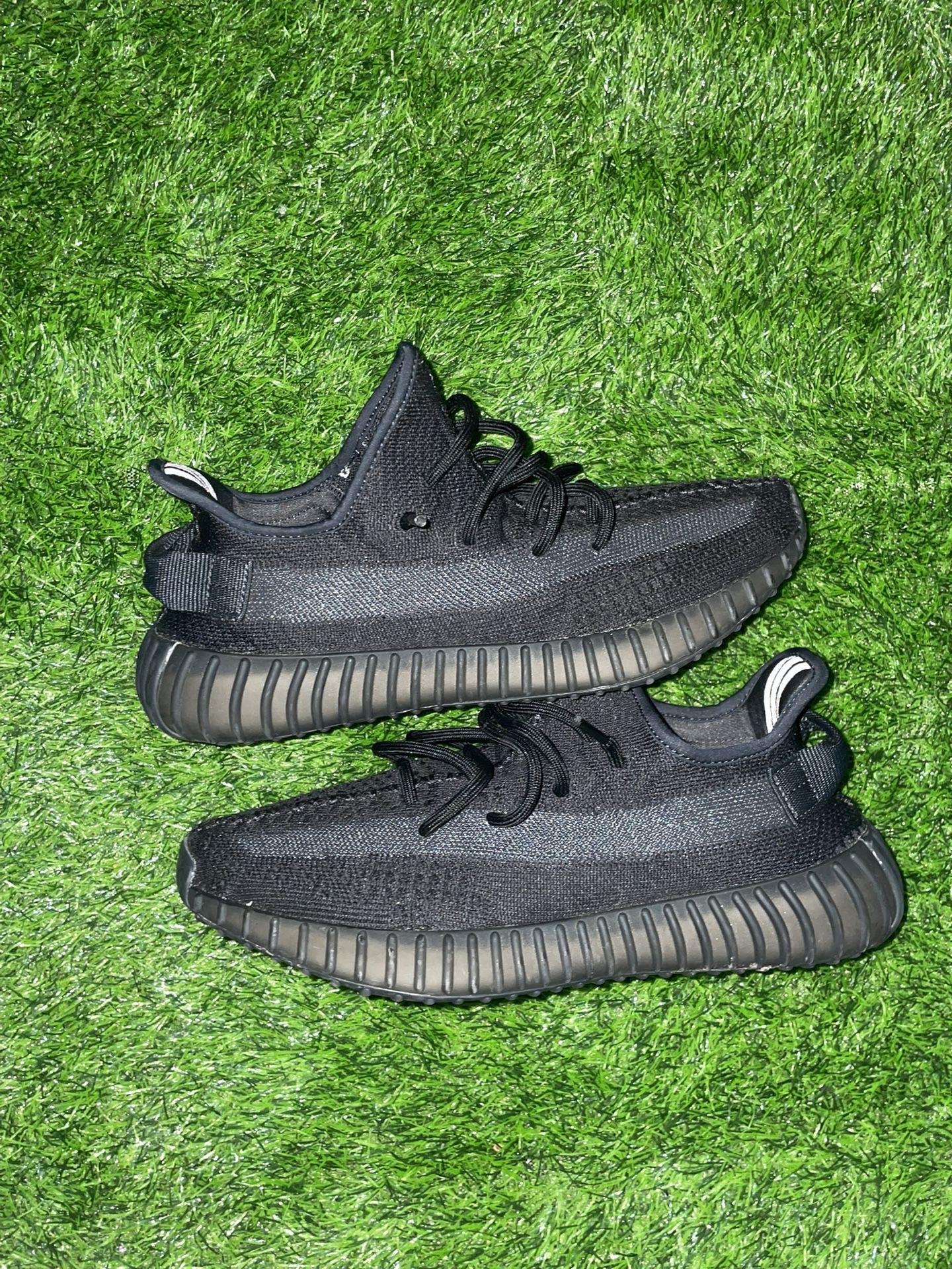 Yeezy 350 Onyx