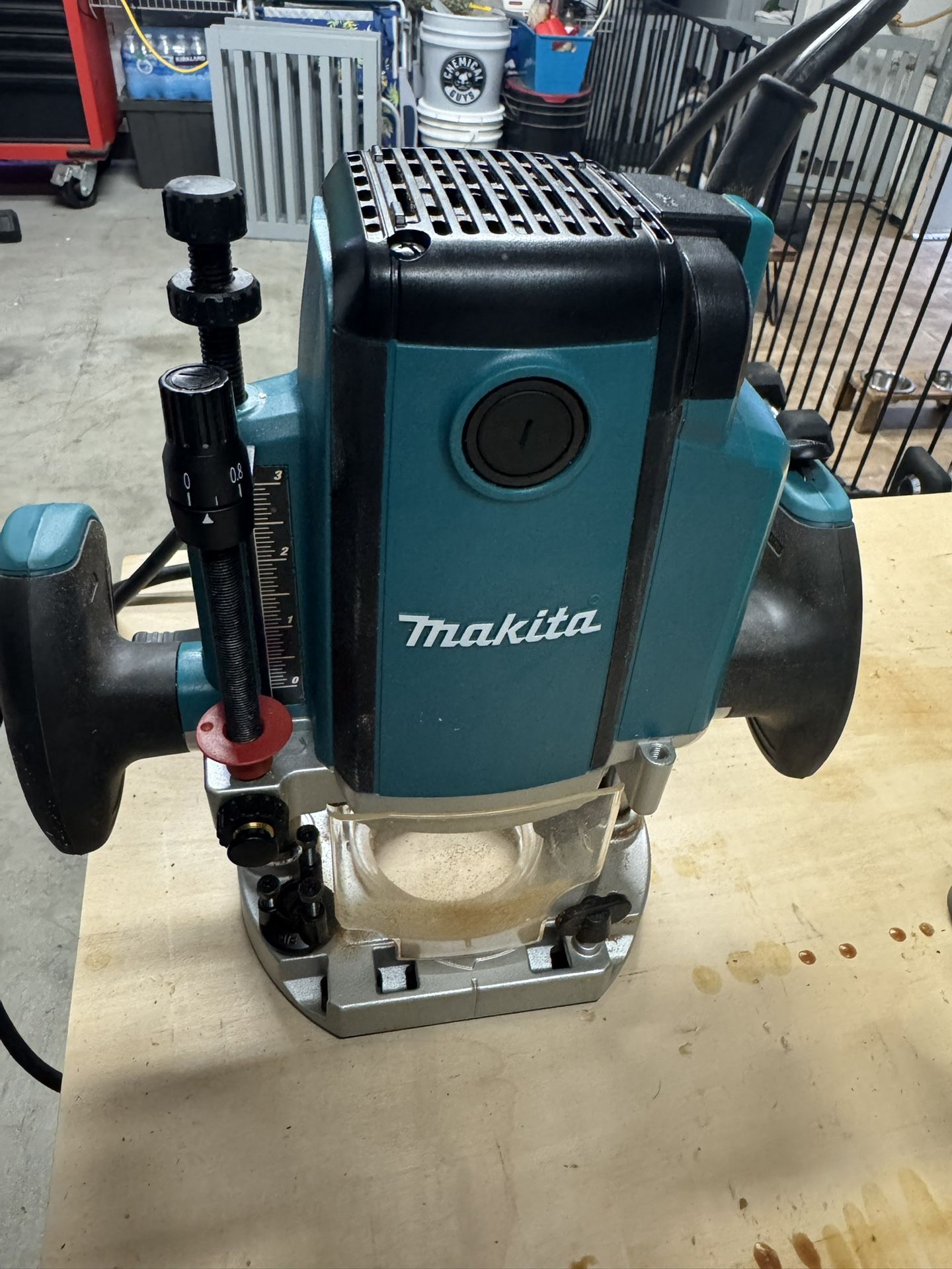 Makita RP1800 Plunge Router