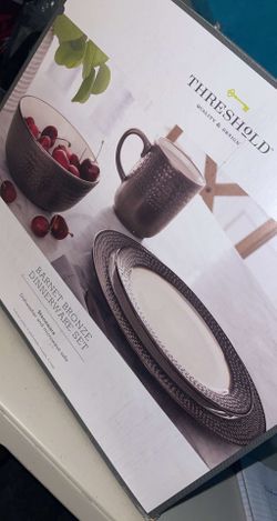 Dinnerware Set 