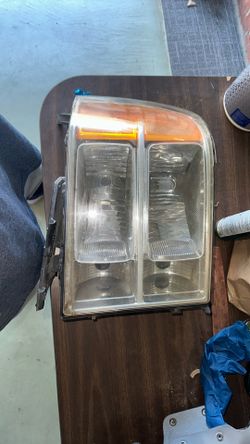 2010 GMC Sierra Right Headlight