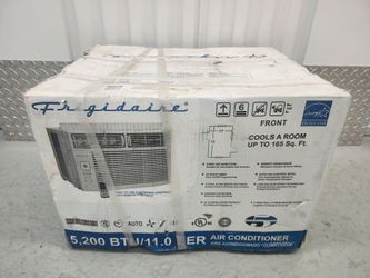 BRAND NEW IN BOX 5,200 AC AIR CONDITIONER WITH REMOTE