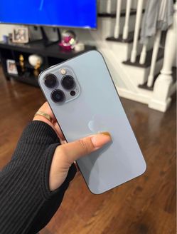 iPhone Thirteen Pro Max Unlocked