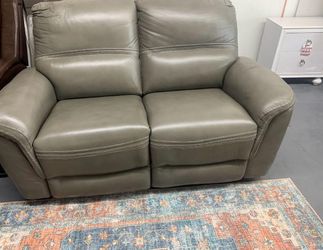 Brand new self reclining couch