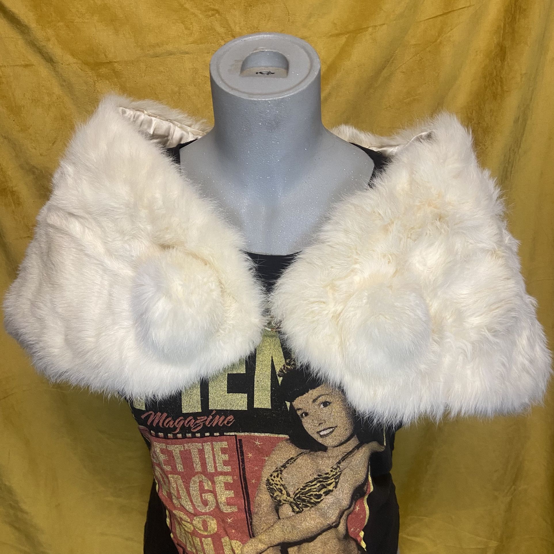 Vintage 60’s Rabbit Stole /Shrug In Mint Condition