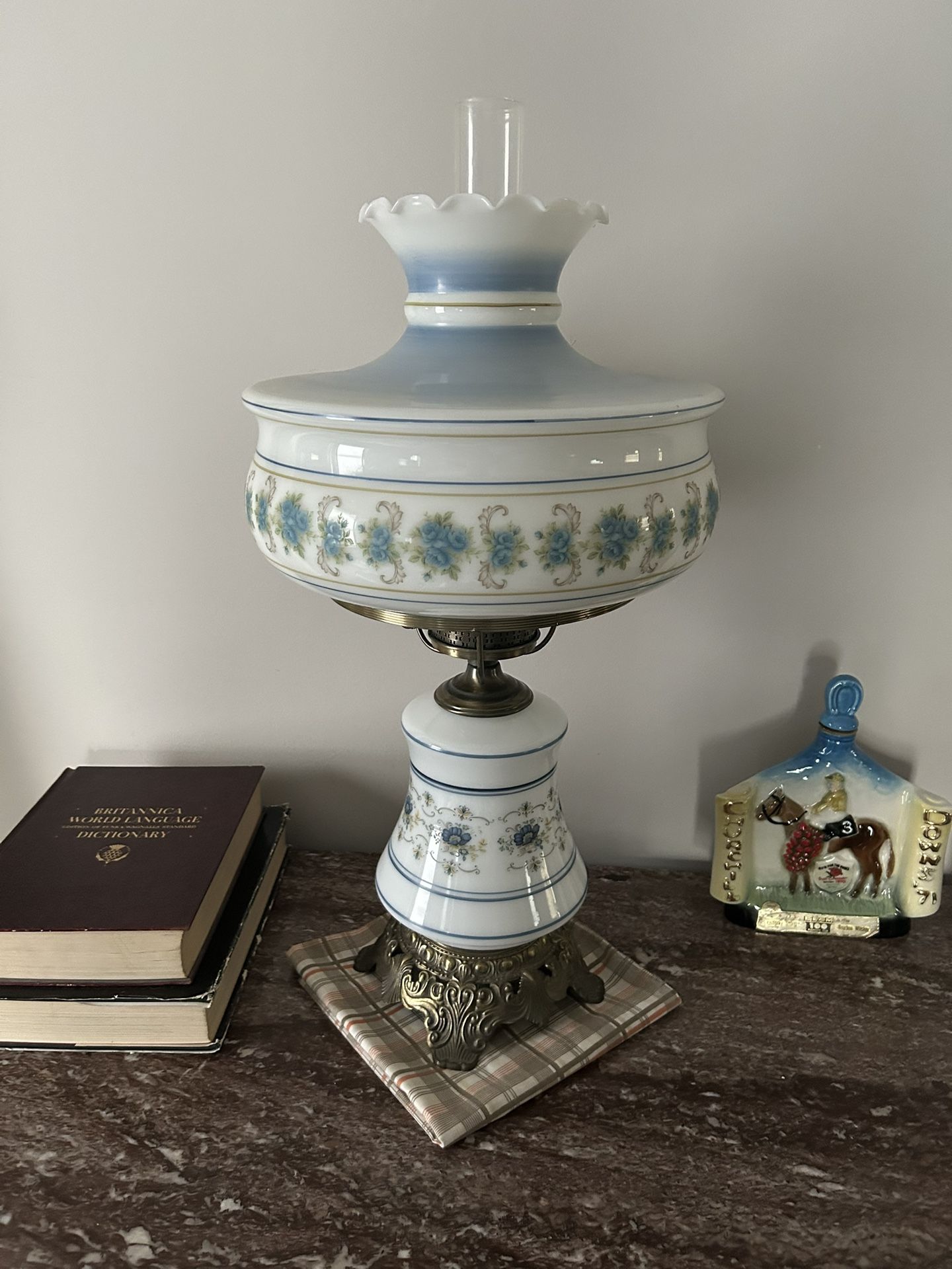 Vintage Quiznos Hurricane Lamp