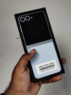 Samsung Z Flip 6 256GB Unlocked (open box in excellent condition) - On special cash deal $389