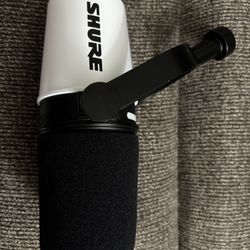 Shure Mv7 Plus 