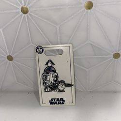 Disney Star Wars R2-D2 and Porg Bird Swivel Pin NEW