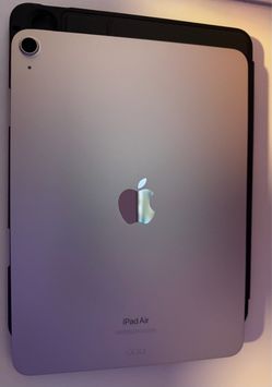 Apple iPad Air 5th Gen (M1) – 64GB Wi-Fi – Mint Condition