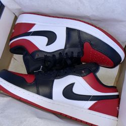 *NEW*AIR JORDAN 1 (SIZE 9)