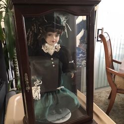 1999 Camellia Garden Collection 16" Porcelain Doll in Wooden Case