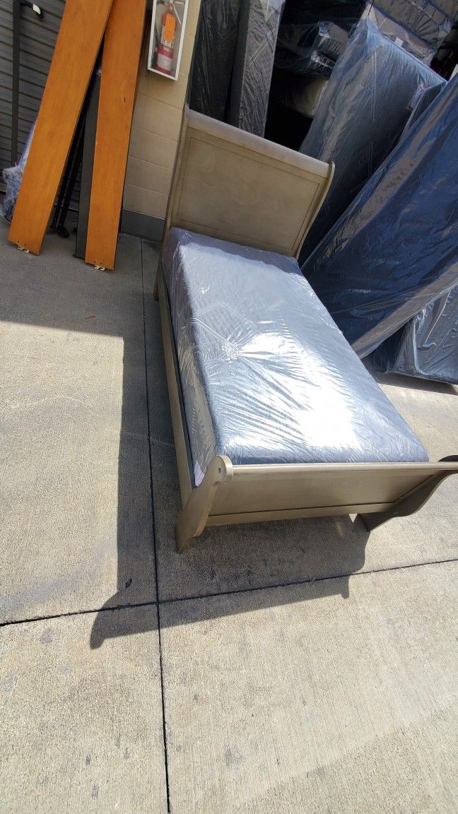 Twin Bed Open Box As Is With Bunkyboard And Mattress