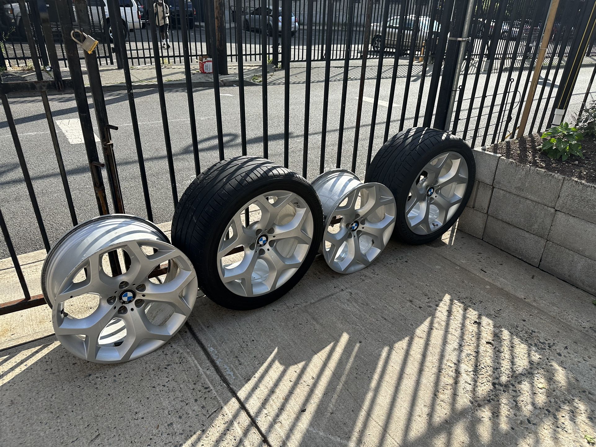 BMW E70 X5 E71 X6 Oem Factory 20” Staggered Wheels