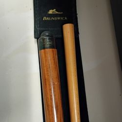 Brunswick Cue With Sleeve Case