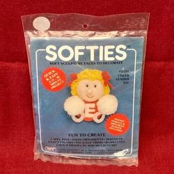 Vintage Softies soft sculpture face kit cheerleader 2101 magnet pin craft set