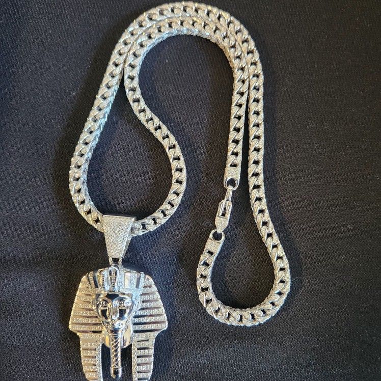 MOISSANITE FRANCO CHAIN AND MOISSANITE KING TUT PENDANT GRA REPORT AND WARRANTY CARD PASSES DIAMOND TESTER