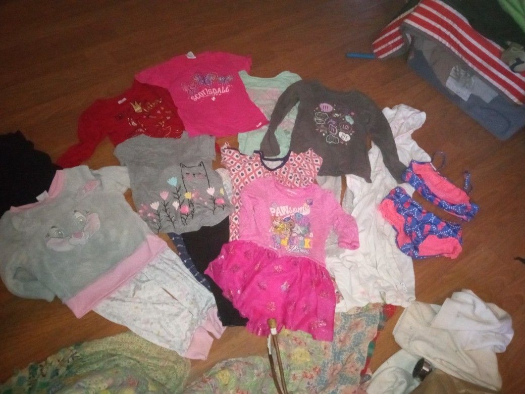Lot Of Girls Clothes Size 4-6t