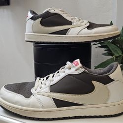 Travis Scott Jordan 1 Low OG SP Reverse Mocha (US Men’s Size 11)
Excellent condition 
No box
More pictures upon request 
Super clean inside and out 
P
