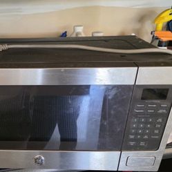 GE Stainless Steel Microwave – Works Great