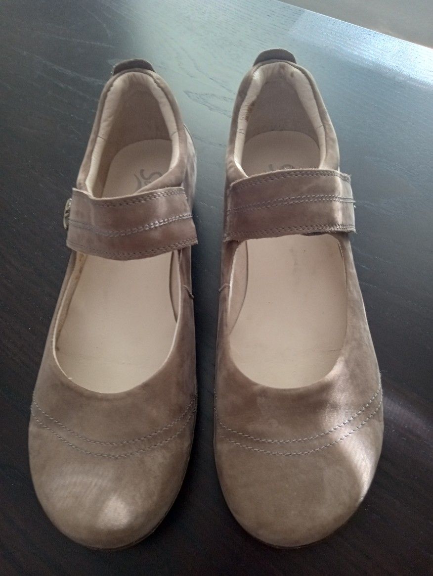 Women's Leather Mary Jane's - Sz 42/11