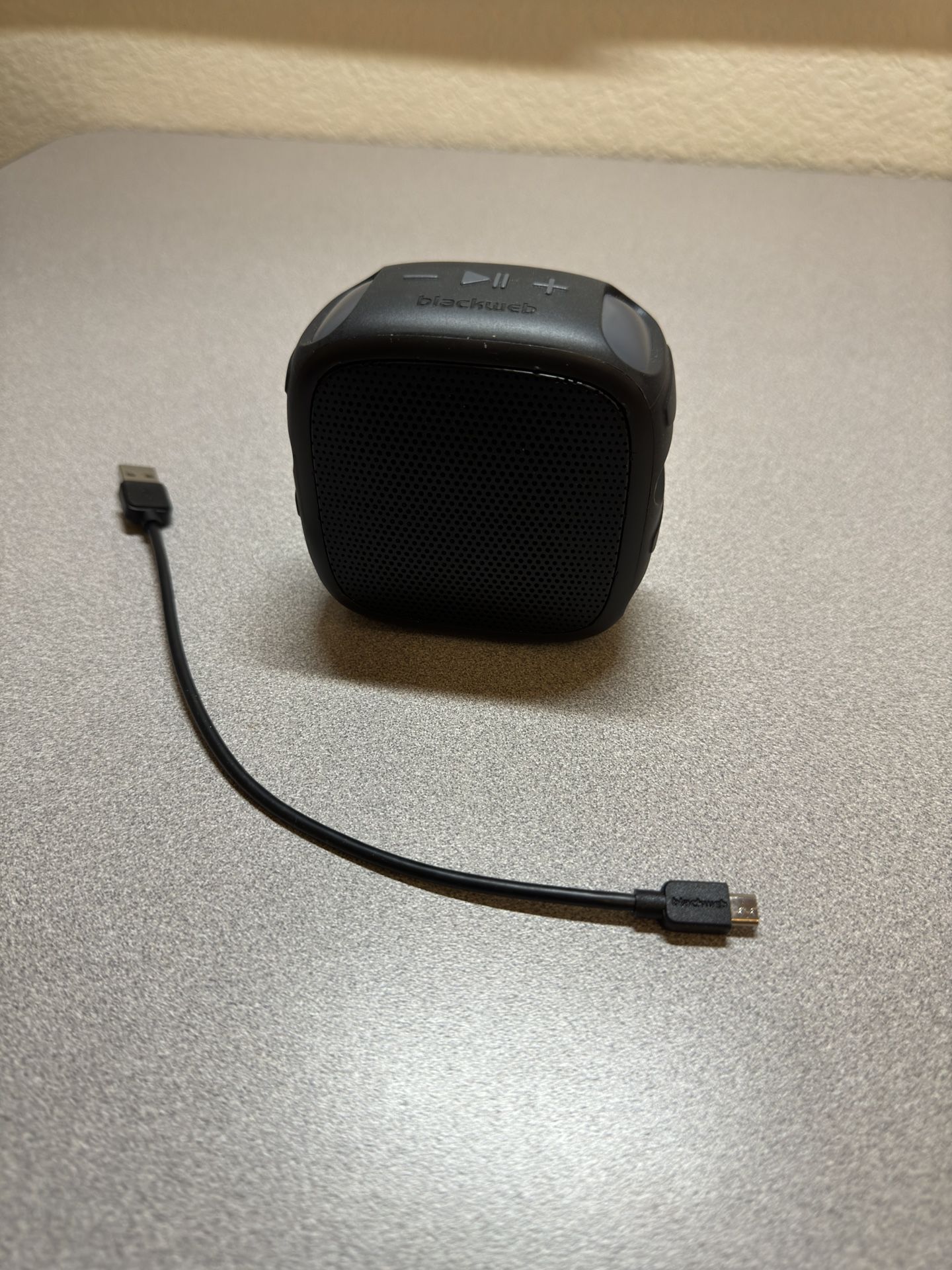 Blackweb RGD A013 Bluetooth Speaker