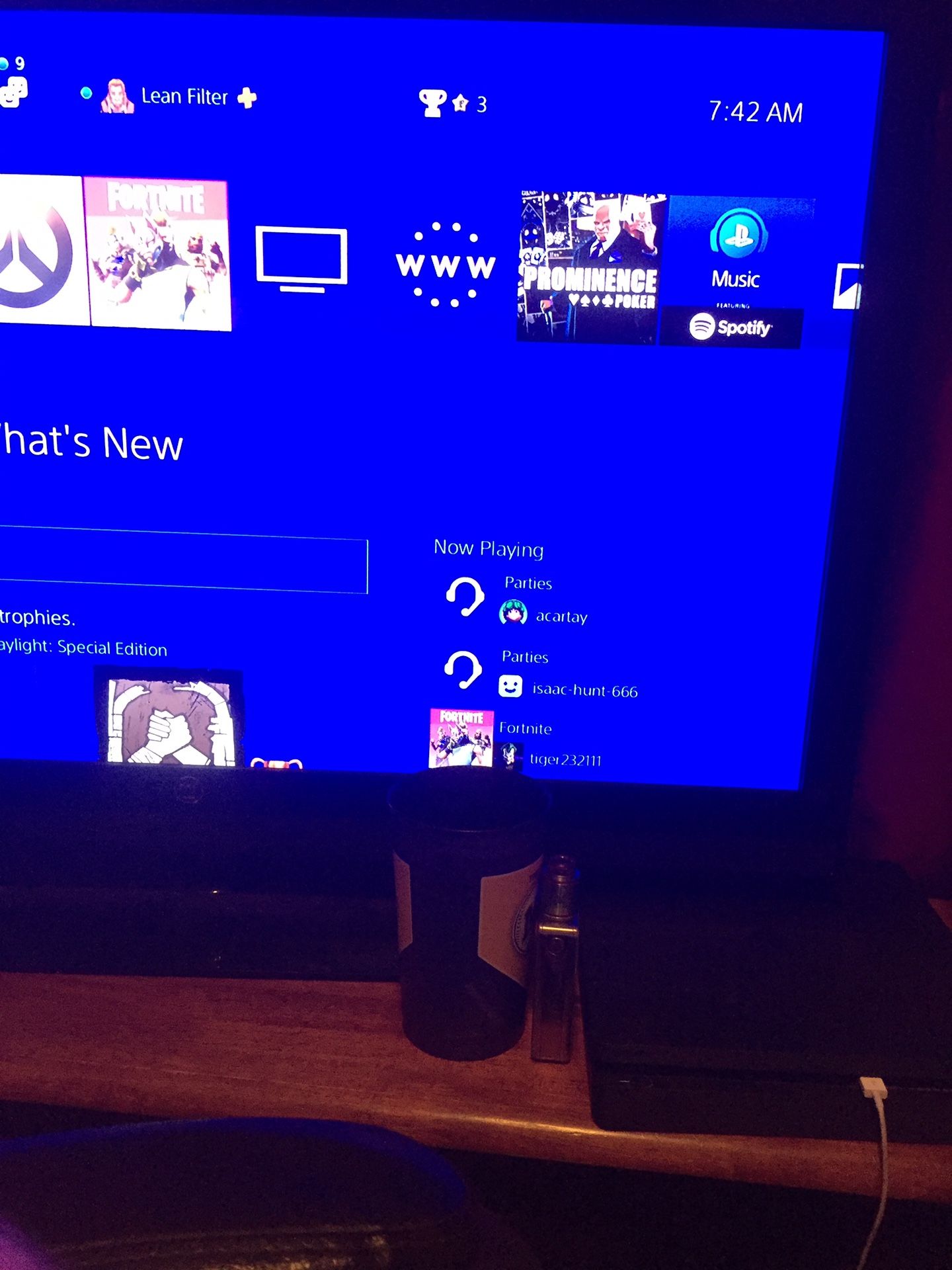 Ps4 slim 500gb, 2 controllers, overwatch, dishonored 2