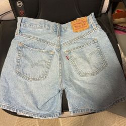Levi’s Jorts 