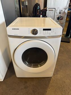 Samsung Electric Dryer in white