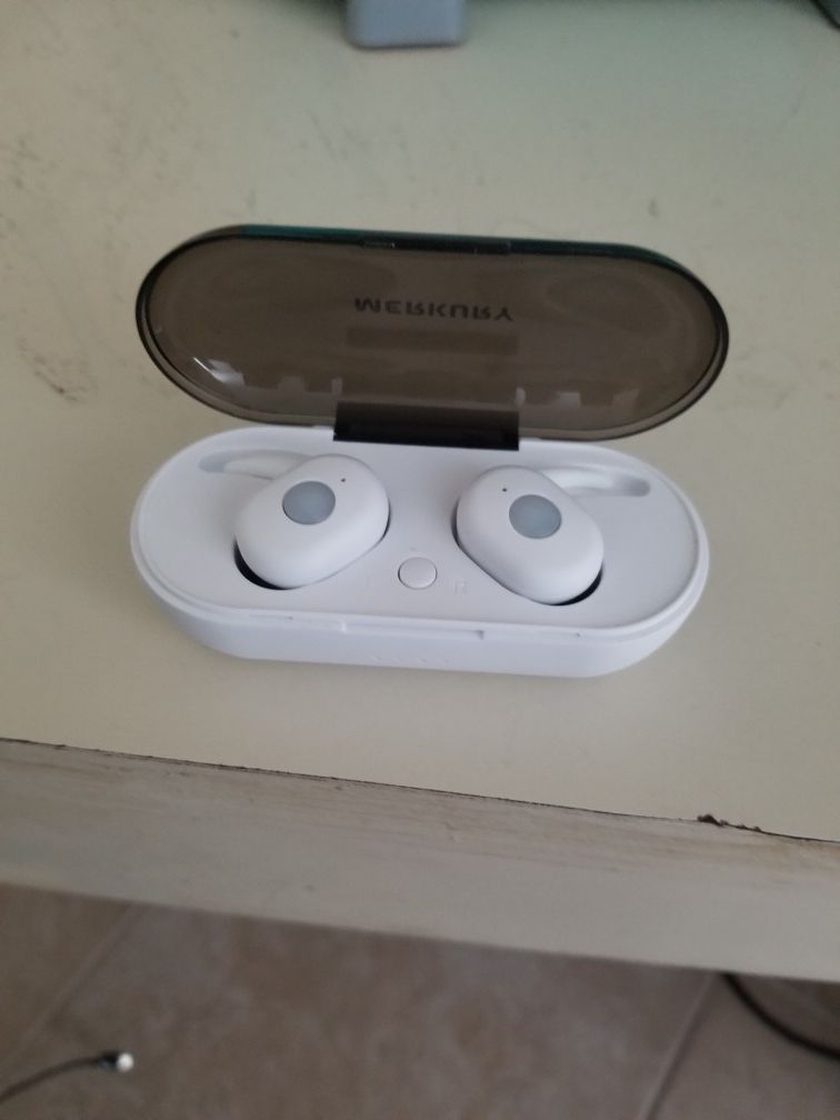Merkury Cirrus bluetooth wireless earbuds