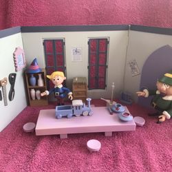 RUDOLPH THE RED NOSE REINDEER ELF WORKSHOP