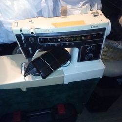 Singer Electric Sewing Machine 