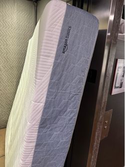 Amazon Basics Gel Memory Foam Mattress, Firm, Cooling, King Size Mattress, CertiPUR-US® Certified Foam  Great condition  $150