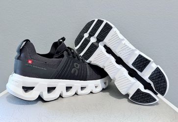 On Cloud Women's Size 8