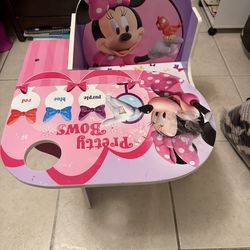 Minnie Mouse children chair desk