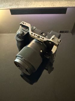 Sony a6700 + Sigma 30mm f/1.4 — Bundle