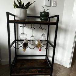Bar Table With Working Wheels And Stopper