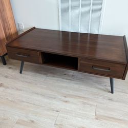 Ashley Furniture: Coffee Table