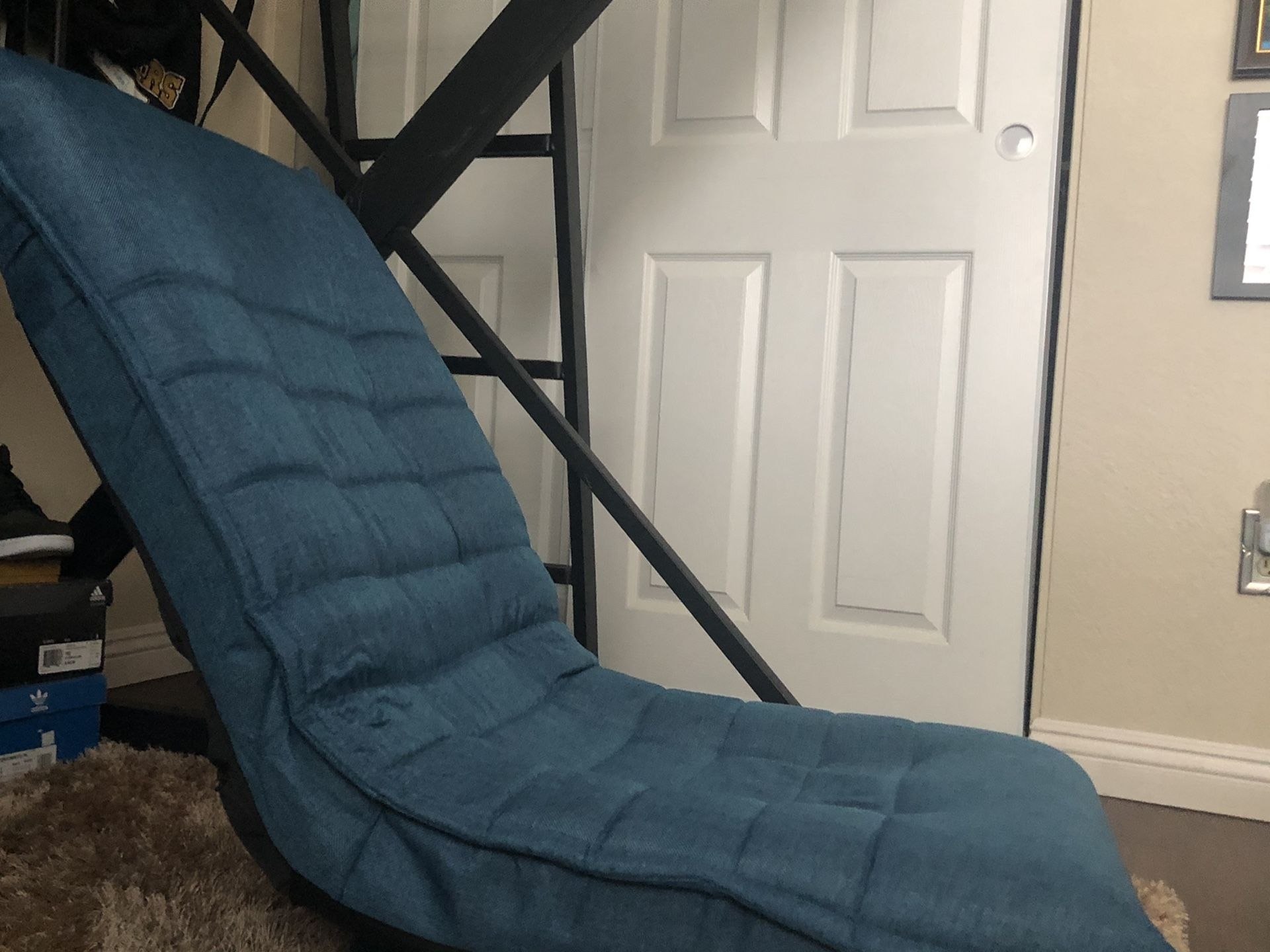 Lounging/gaming chair