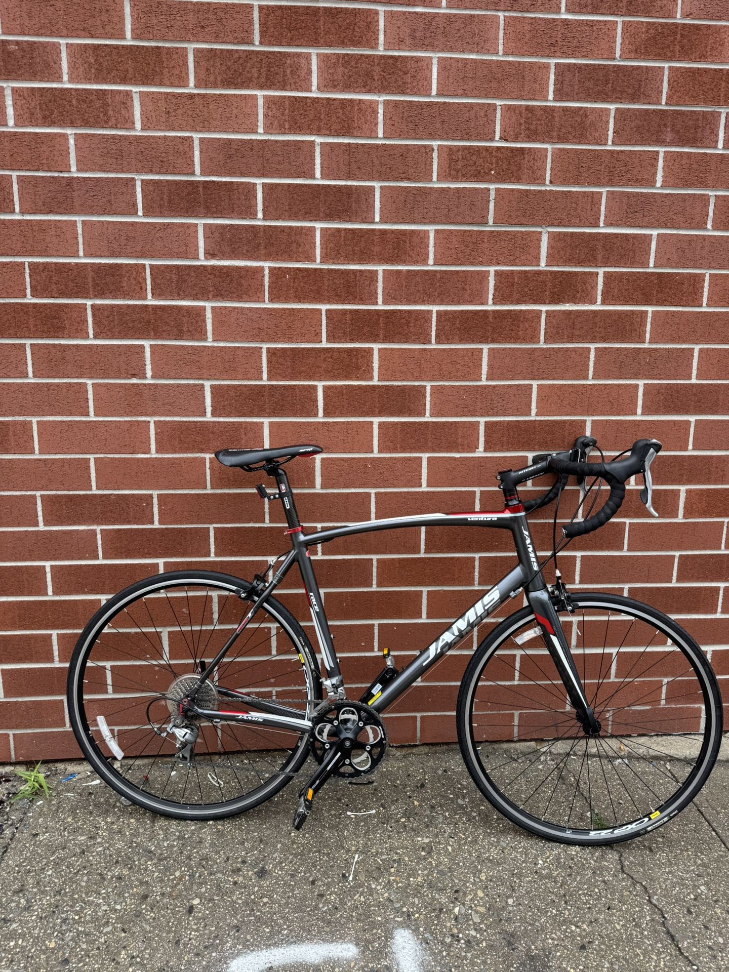 Jamis Ventura Race Road Bike – 61cm Frame