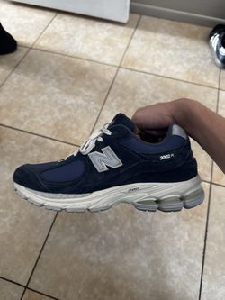 New balance 2002r shoe navy blue size 8 men