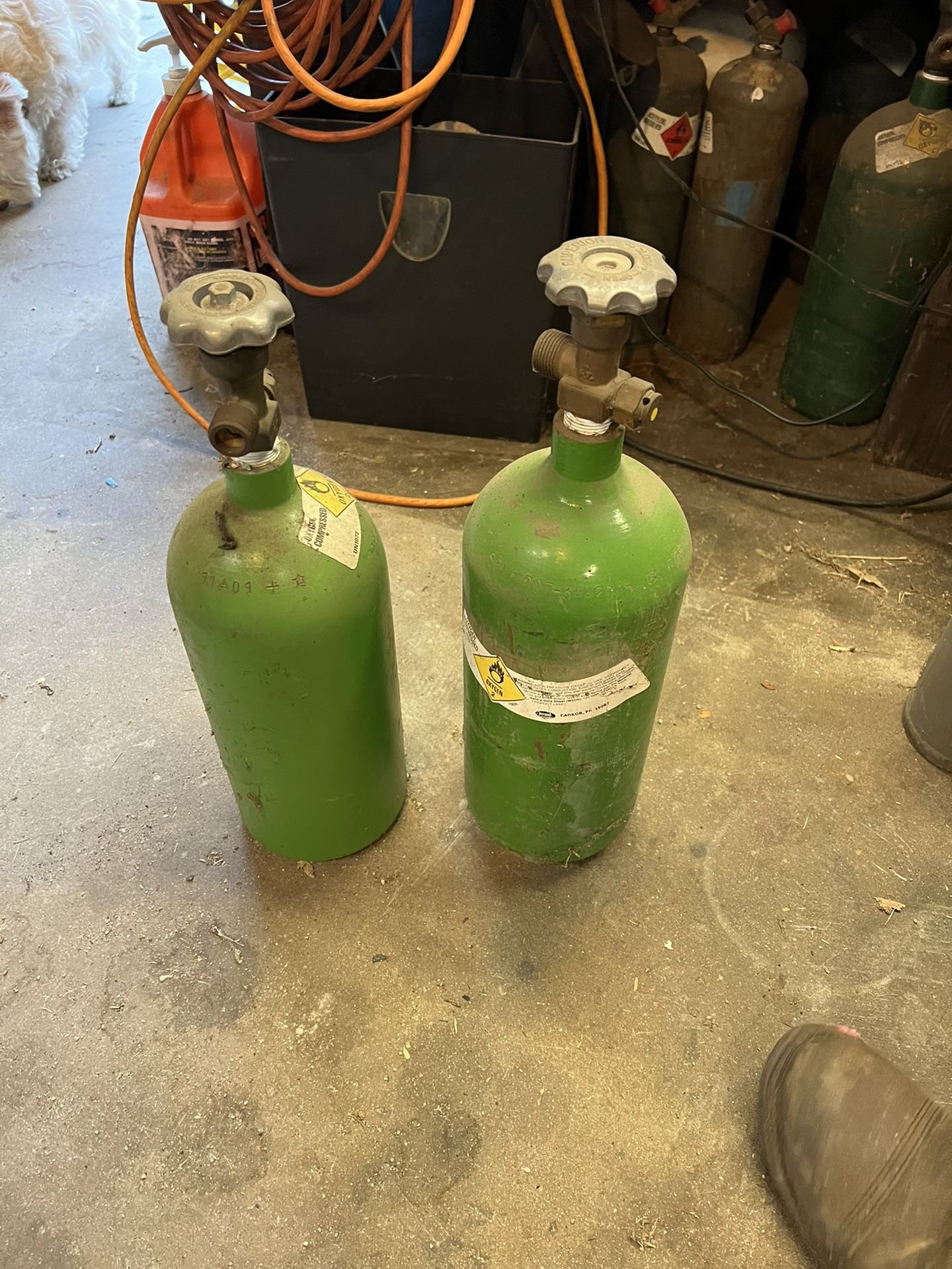 Air Gas Acetalyne Tanks