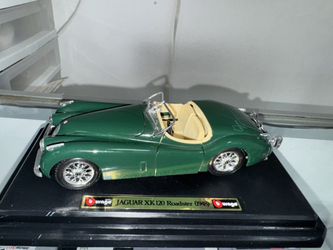 BURAGO GREEN (1948) JAGUAR XK 120 ROADSTER DIE CAST CAR - 1:24 - 7" 