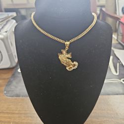 Mother's Day Special ..10k Praying Hands With 20 Inch  CHAIN